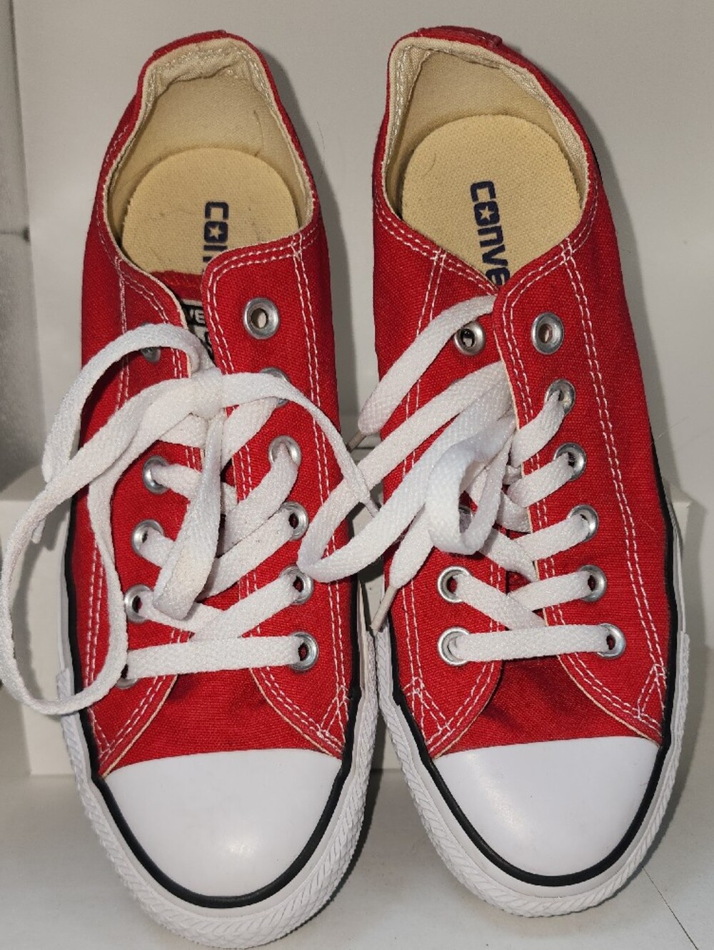 Converse‎ Size 7 Womens Red Low-Top Canvas Sneakers